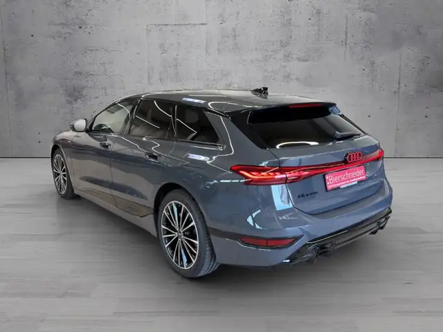 Audi A6 Avant view 5