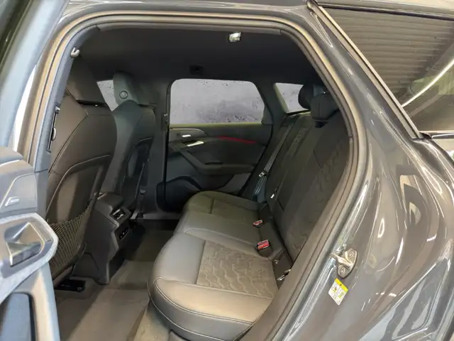 Audi A6 Avant view 10
