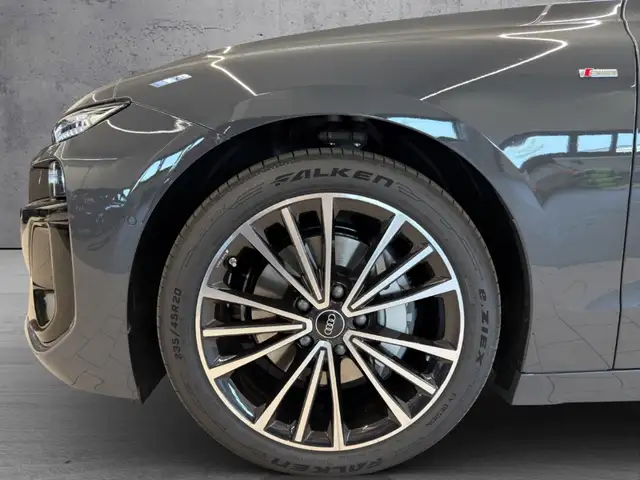Audi A6 Avant view 4