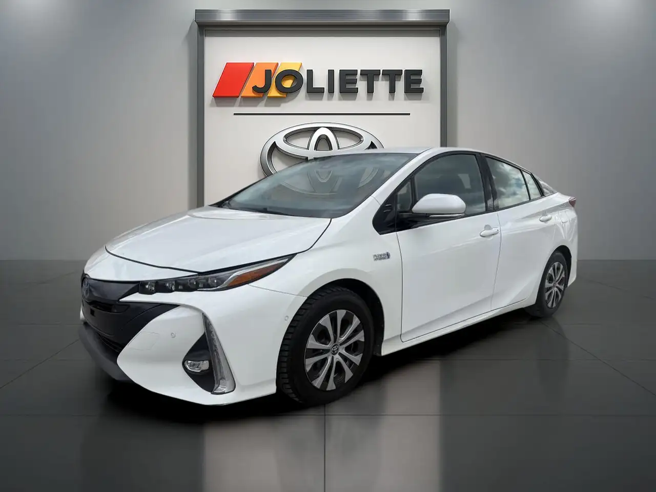 Toyota Prius Prime снимка Toyota Prius Prime