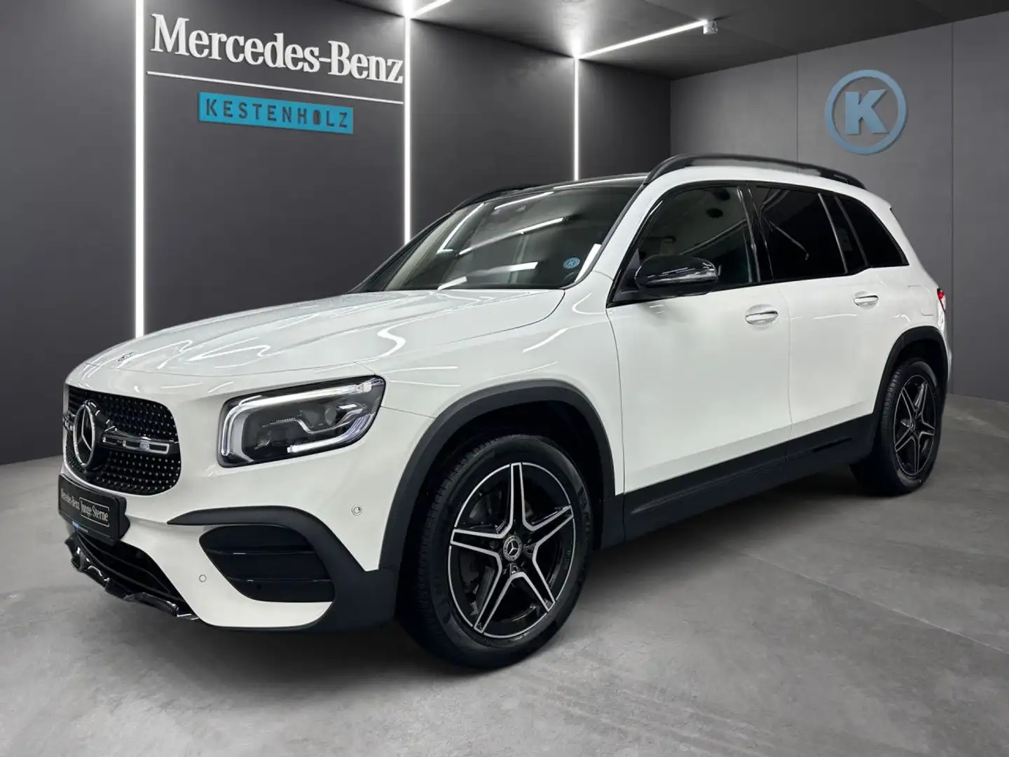 Mercedes-Benz GLB 250 4MATIC AMG+AHK+PANO+HUD+HANDS-FREE Bílá - 2