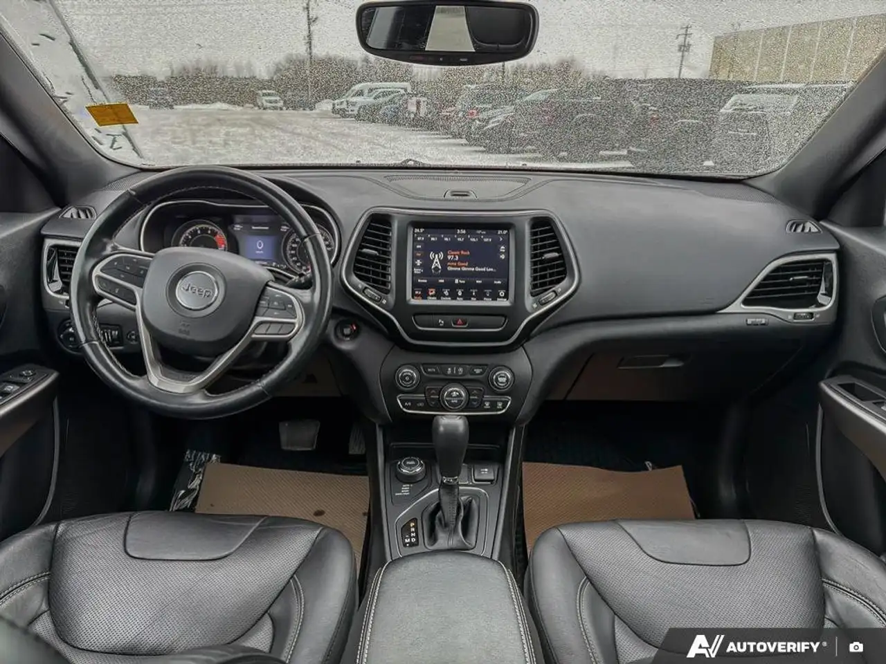 Jeep Cherokee снимка Jeep Cherokee