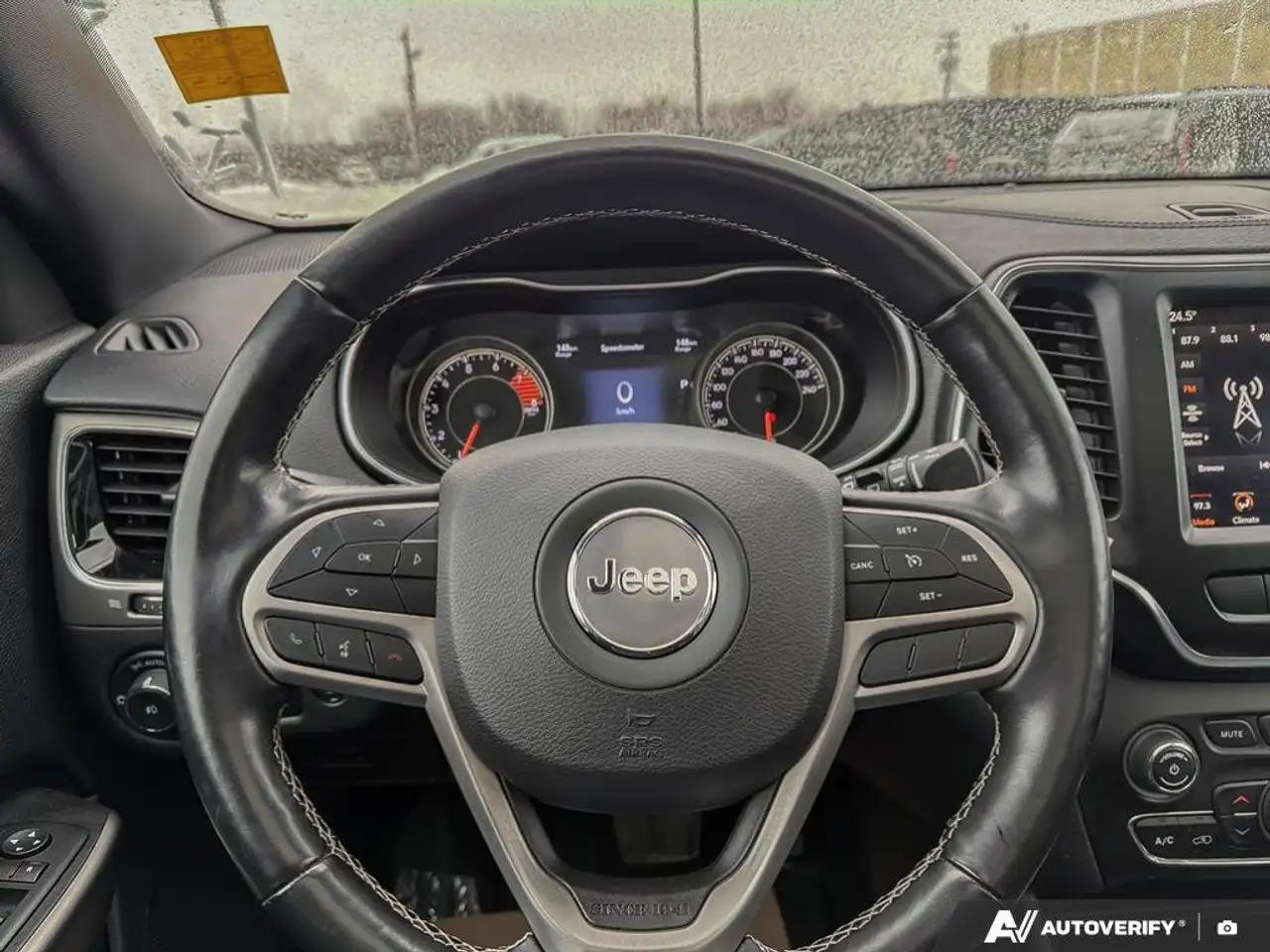 Jeep Cherokee снимка Jeep Cherokee