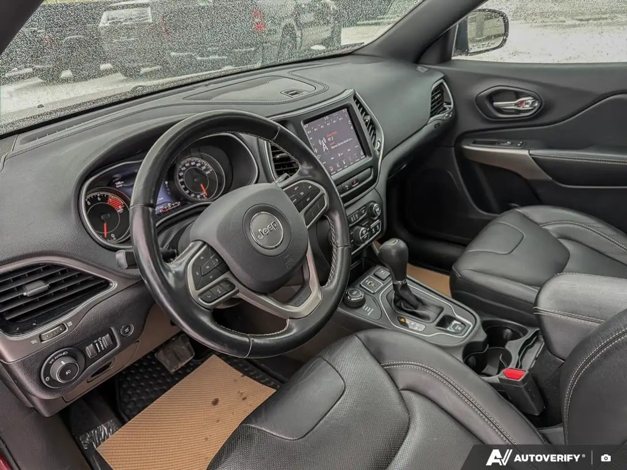 Jeep Cherokee снимка Jeep Cherokee