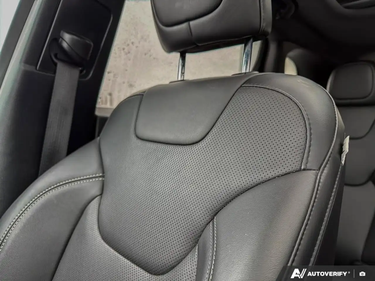 Jeep Cherokee снимка Jeep Cherokee