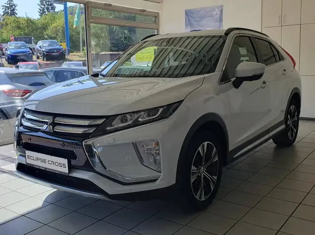 Mitsubishi Eclipse Cross INTRO EDITION 1.5 T-MIVEC 2WD AUTOMATIK/BI-LED/4x SITZHEIZUNG/ADAPTIVER TEMPOMAT/HEAD-UP DISPLAY/SMART-LINK/DAB+/AHK ABN.