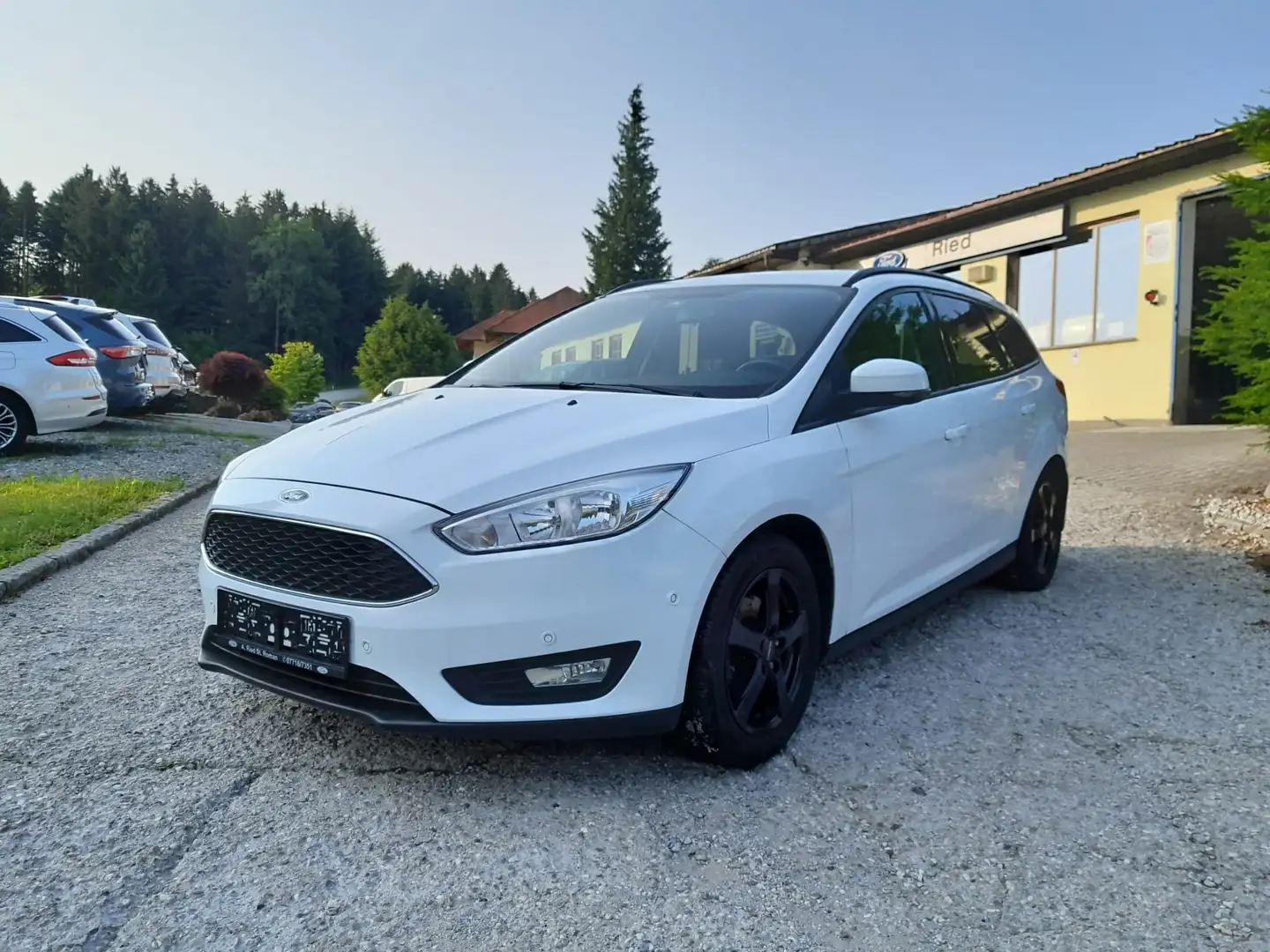 Ford Focus Kombi Business - Winterpaket & NAVI Blanc - 1