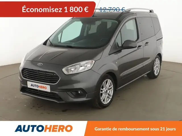 Ford Tourneo Courier 1.0 EcoBoost Titanium