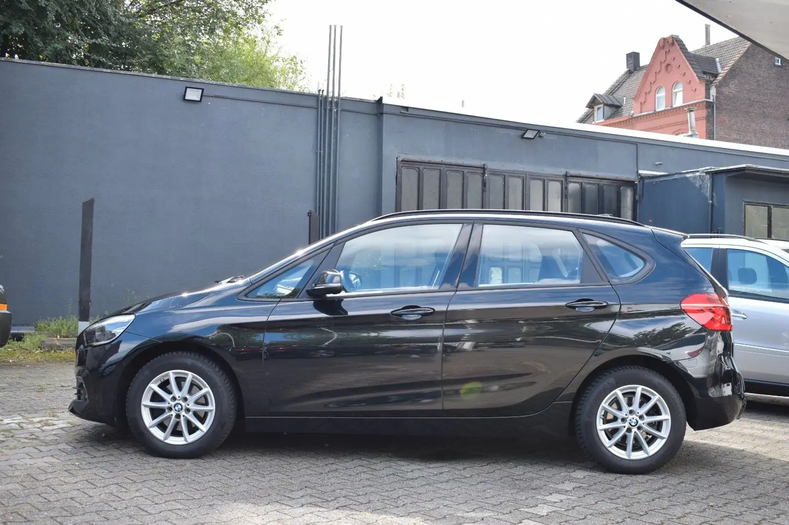 BMW 216 216d Active Tourer Advantage elektr.Heckklappe LED Schwarz - 2