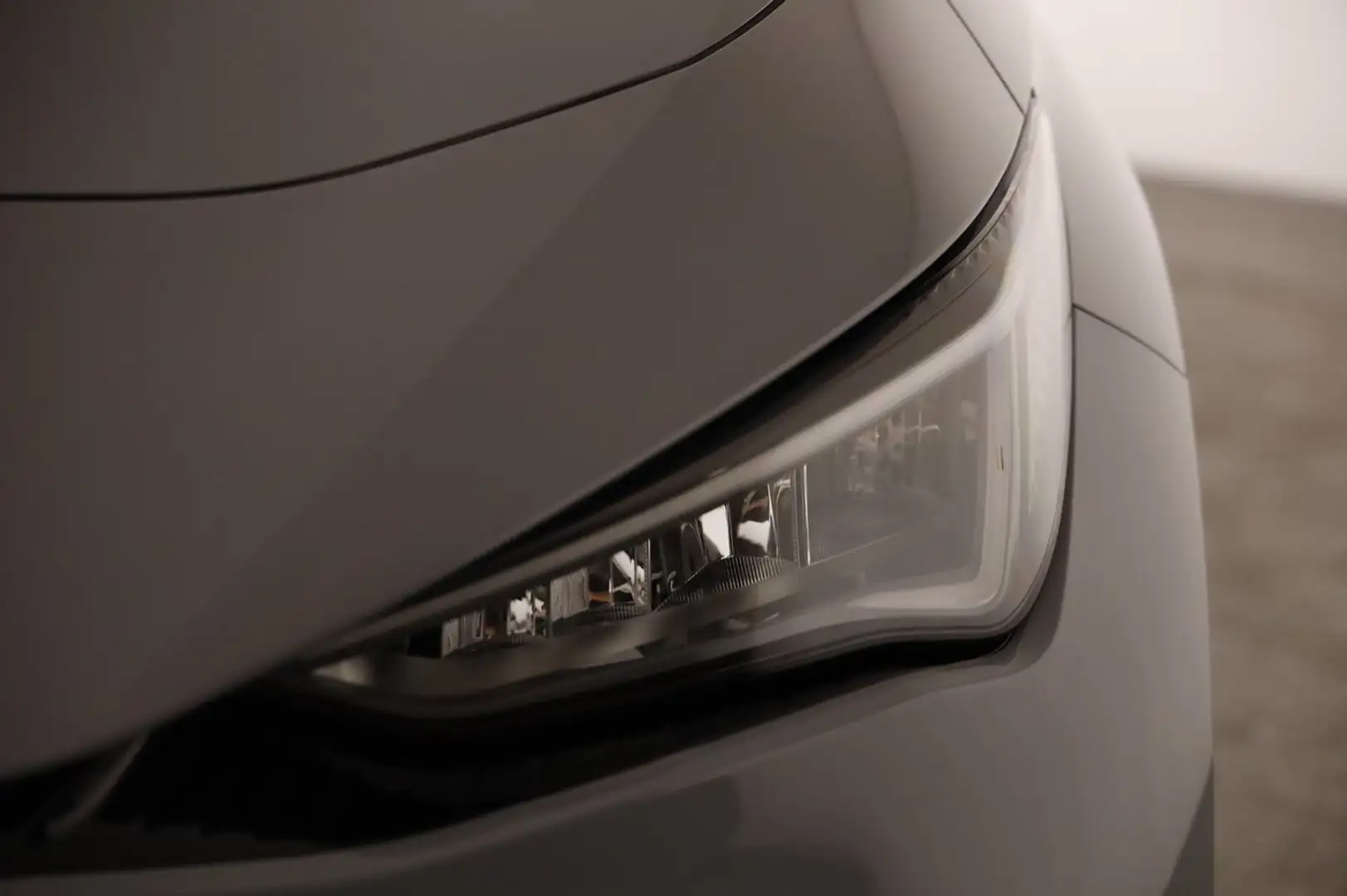 CUPRA Born 58 150kW/204PS Grau - 2