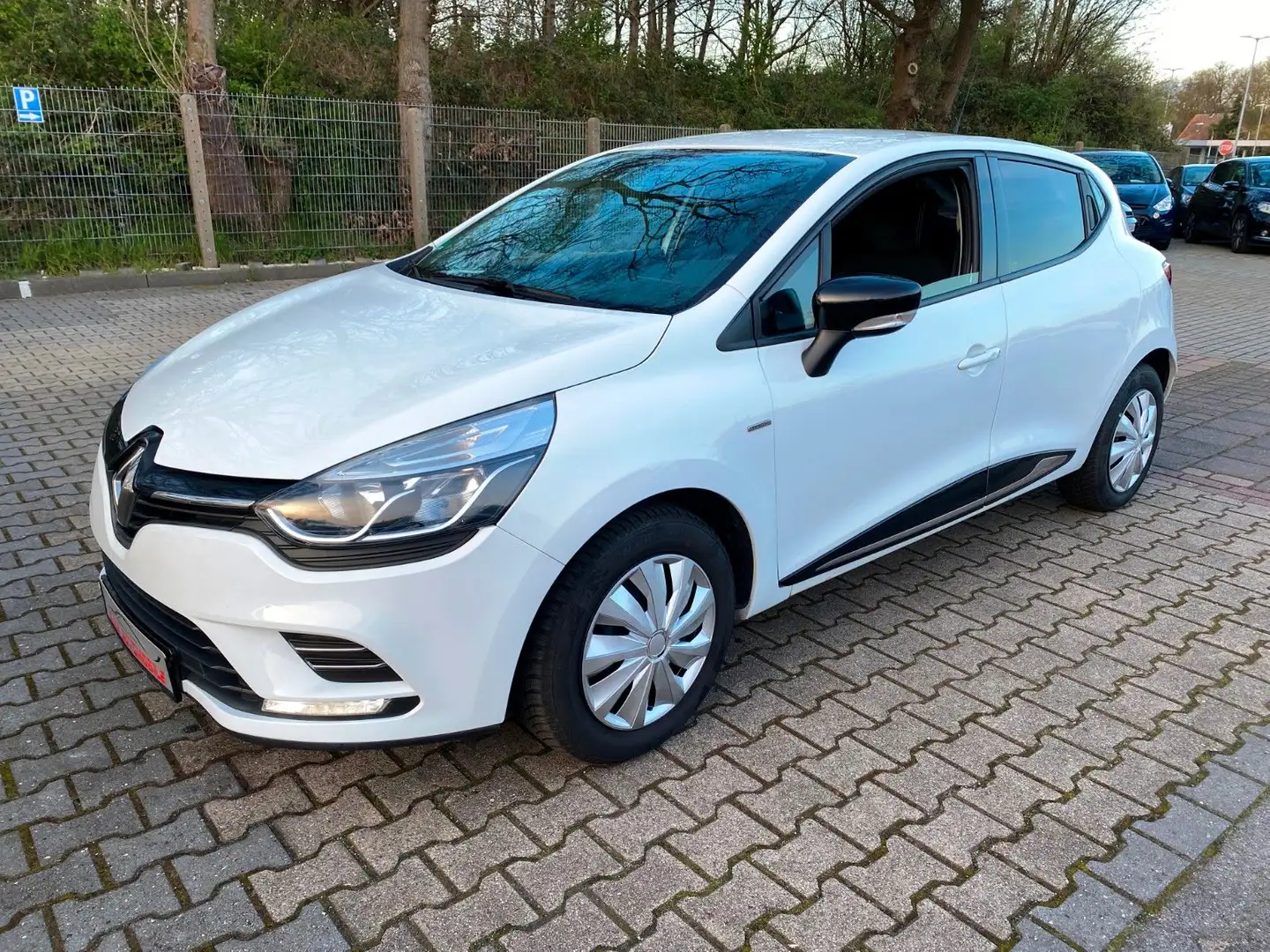 Renault Clio IV Limited/ 1 A Zustand /1 Hand White - 2