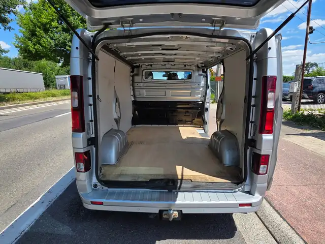 Opel Vivaro view 9