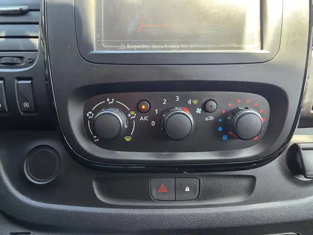 Opel Vivaro view 15