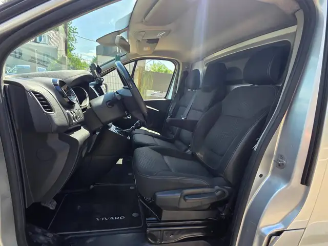 Opel Vivaro view 12