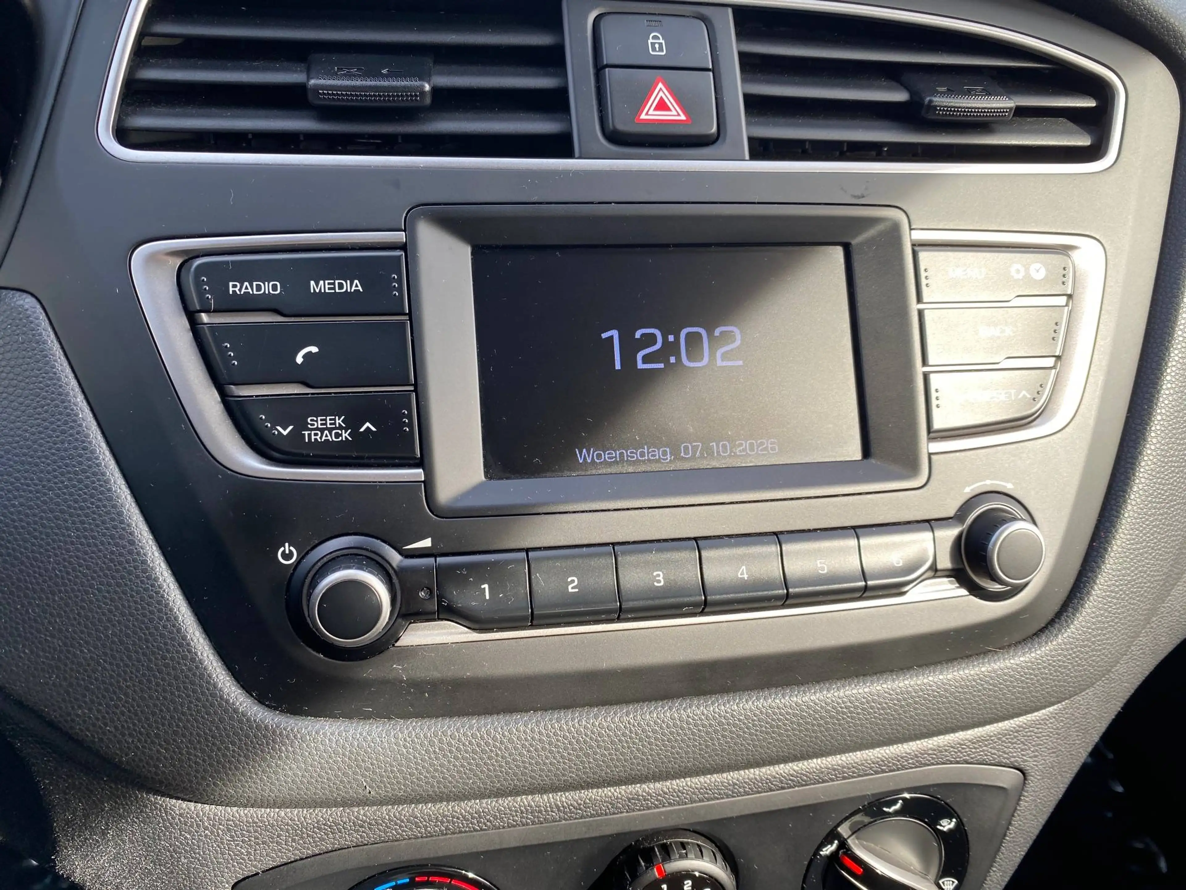 Hyundai i20 i20 1.2i Air AIRCO CRUISE BLEUTOOTH MET GARANTIE — photo 11