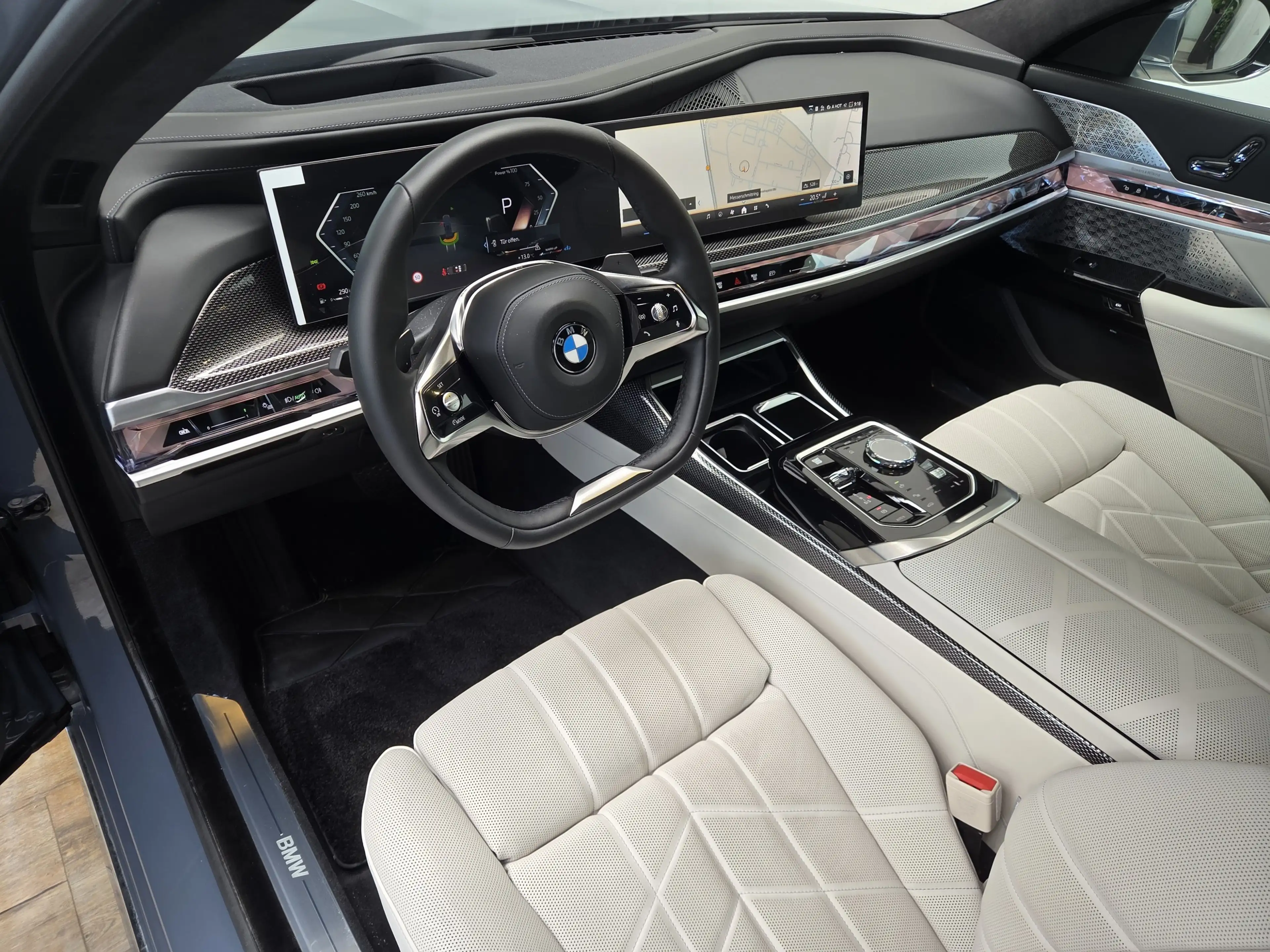 BMW 740 xDr Design Pure Excellence TV Lounge 21Zoll — photo 8