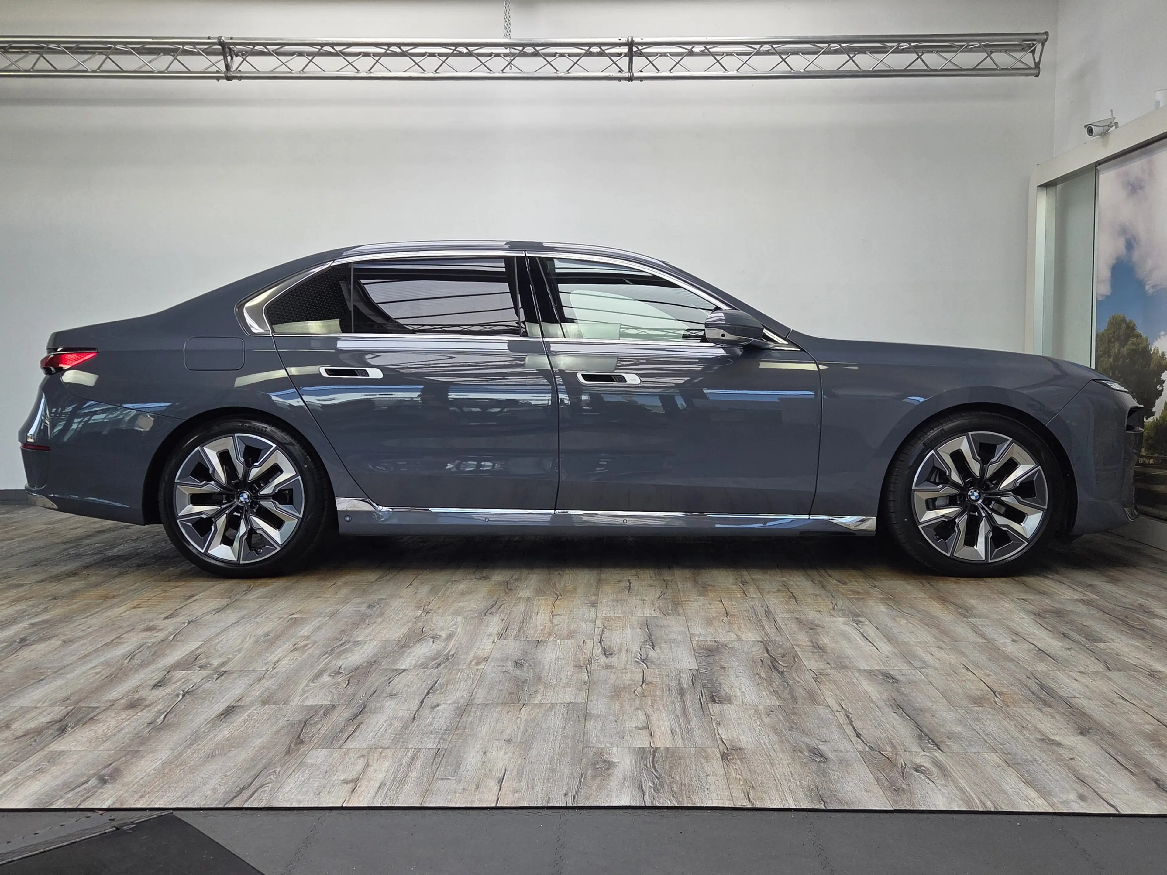 BMW 740 xDr Design Pure Excellence TV Lounge 21Zoll — photo 4