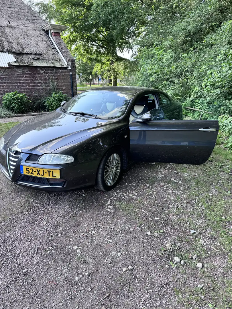 Alfa Romeo GT 2.0 JTS Progression - 1