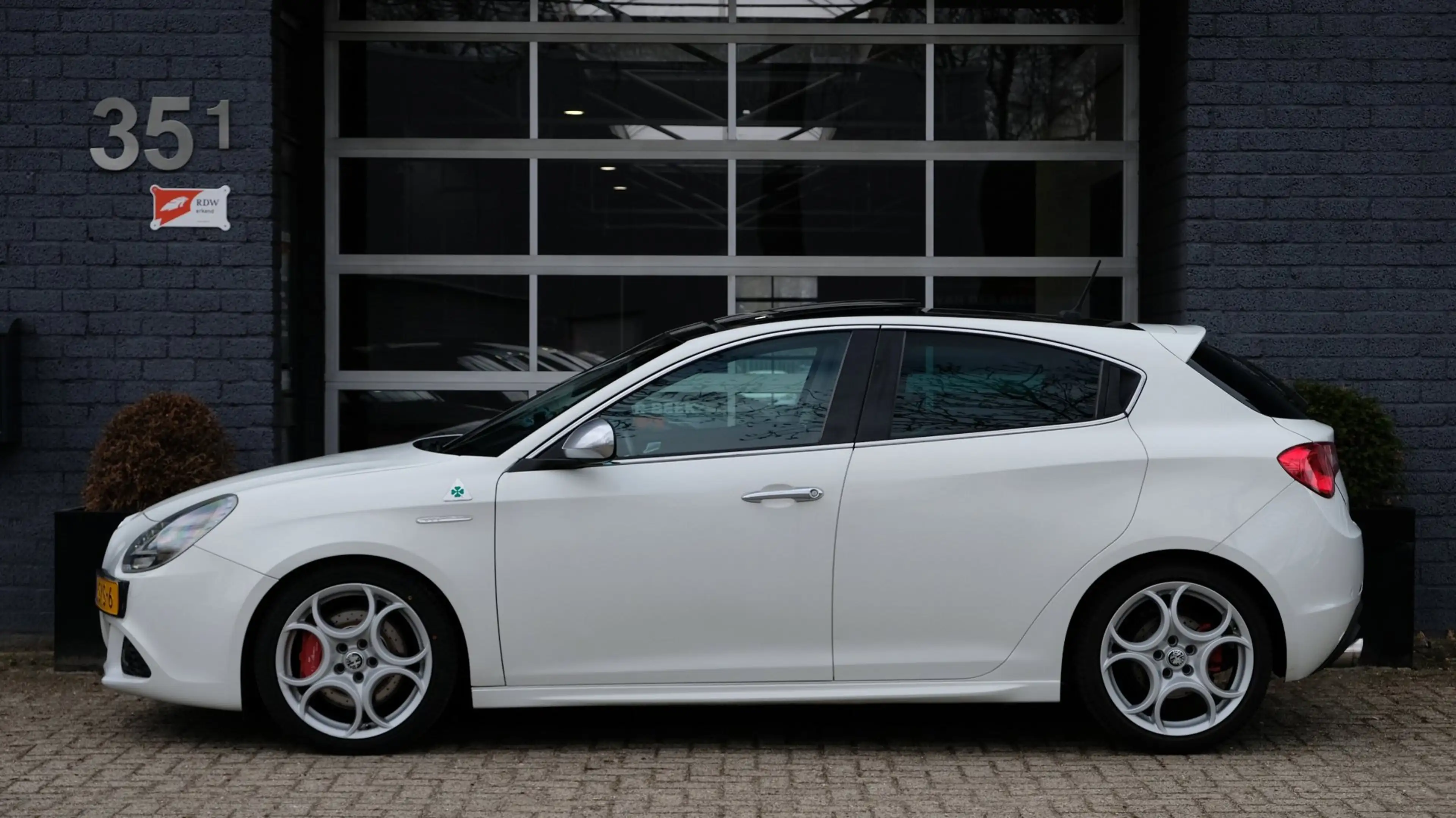 Alfa Romeo Giulietta 1.7 TBi Quadrifoglio Verde |Bose|Leder|Pano|Xenon — photo 3