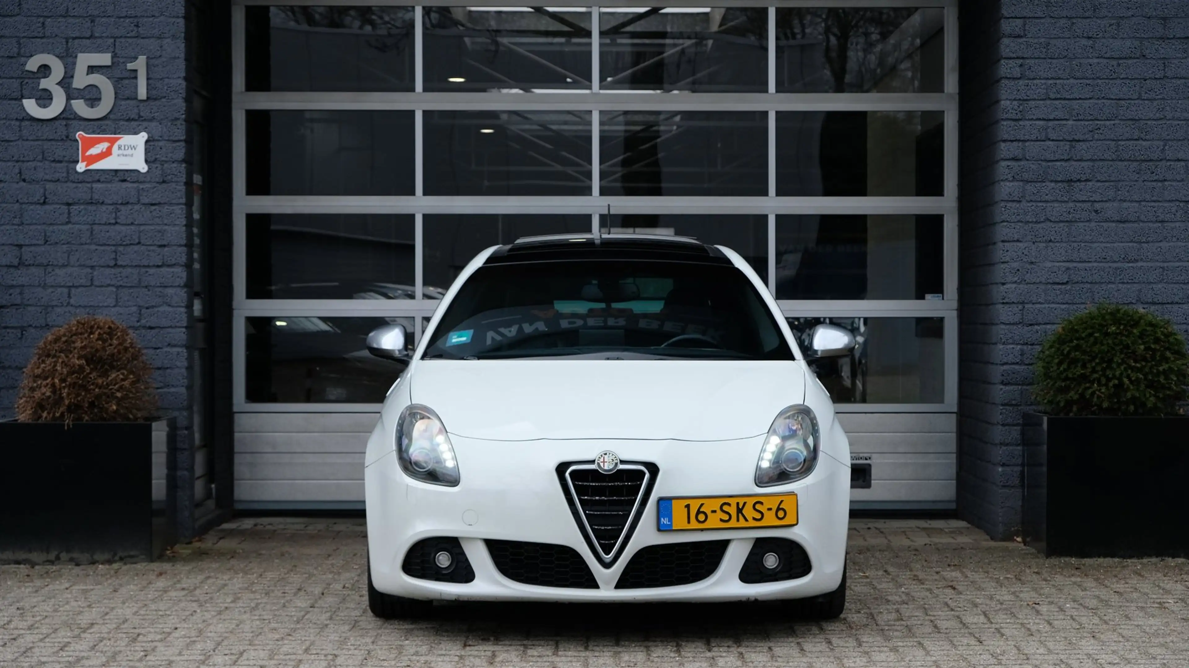 Alfa Romeo Giulietta 1.7 TBi Quadrifoglio Verde |Bose|Leder|Pano|Xenon — photo 2