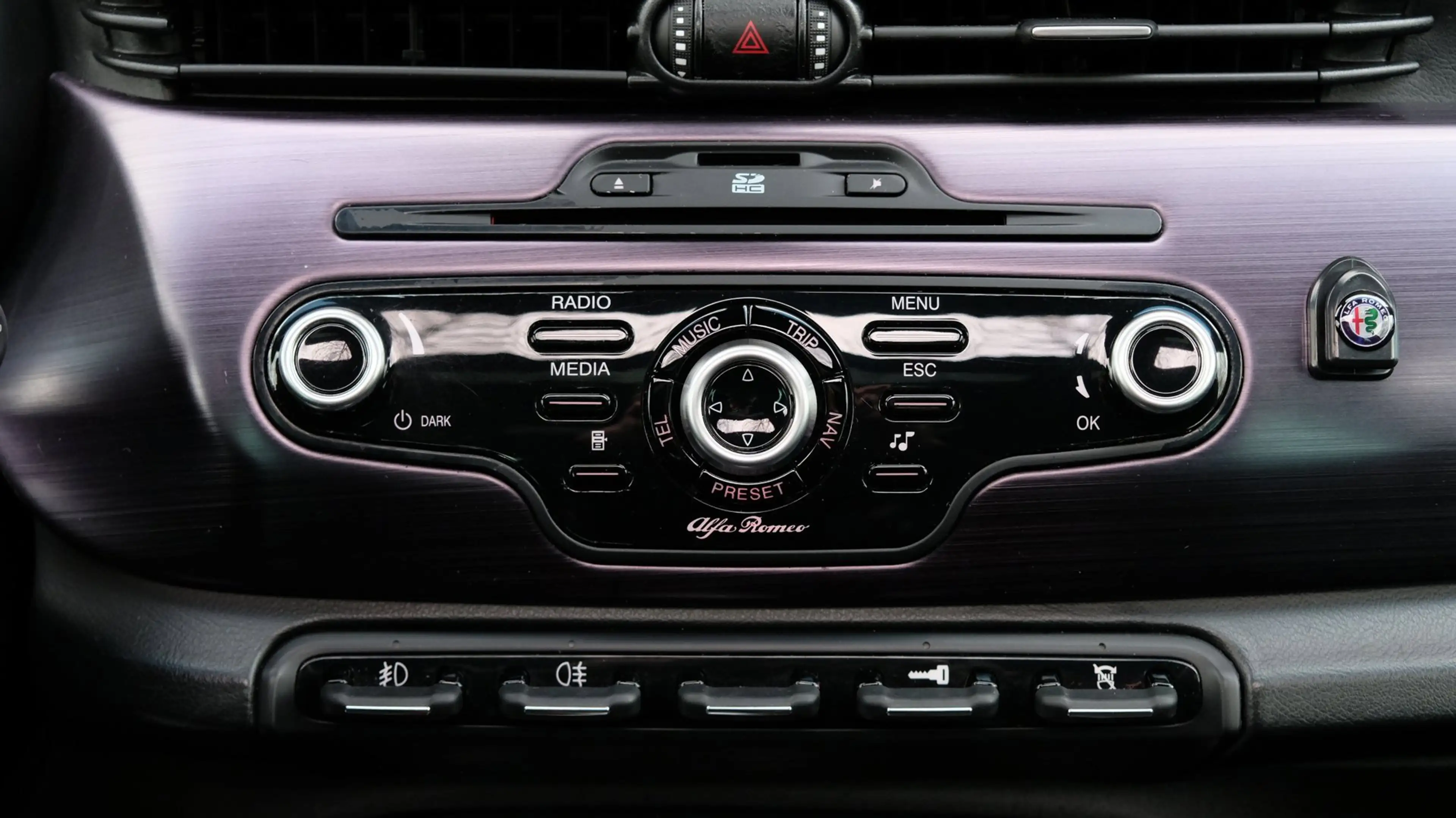 Alfa Romeo Giulietta 1.7 TBi Quadrifoglio Verde |Bose|Leder|Pano|Xenon — photo 11