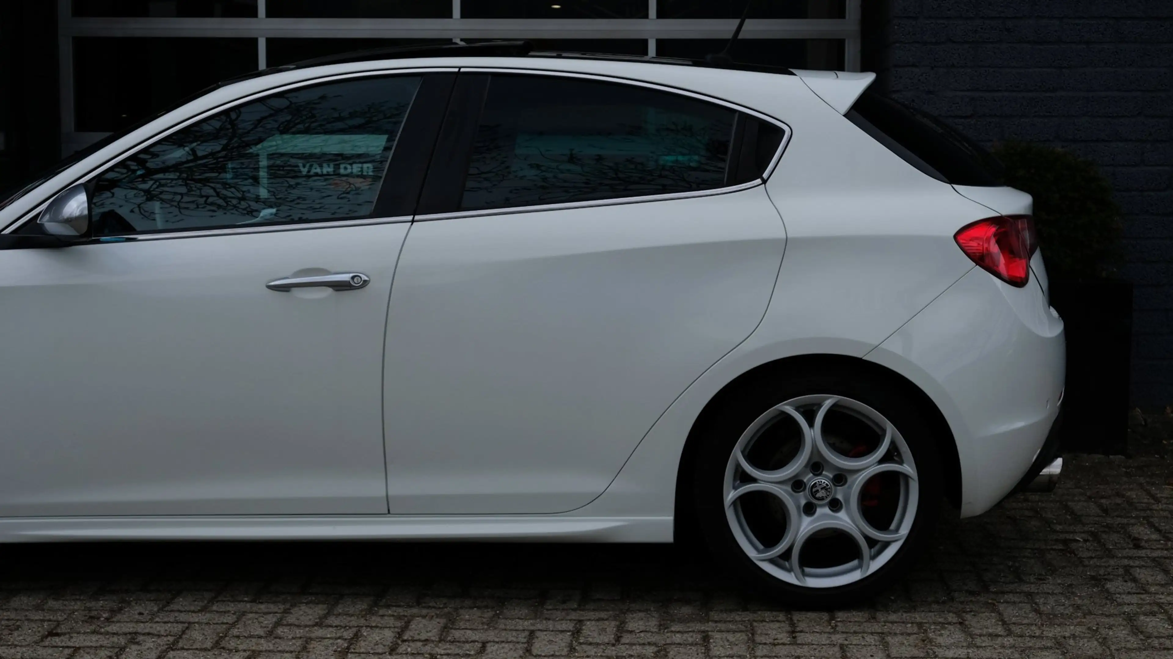 Alfa Romeo Giulietta 1.7 TBi Quadrifoglio Verde |Bose|Leder|Pano|Xenon — photo 17