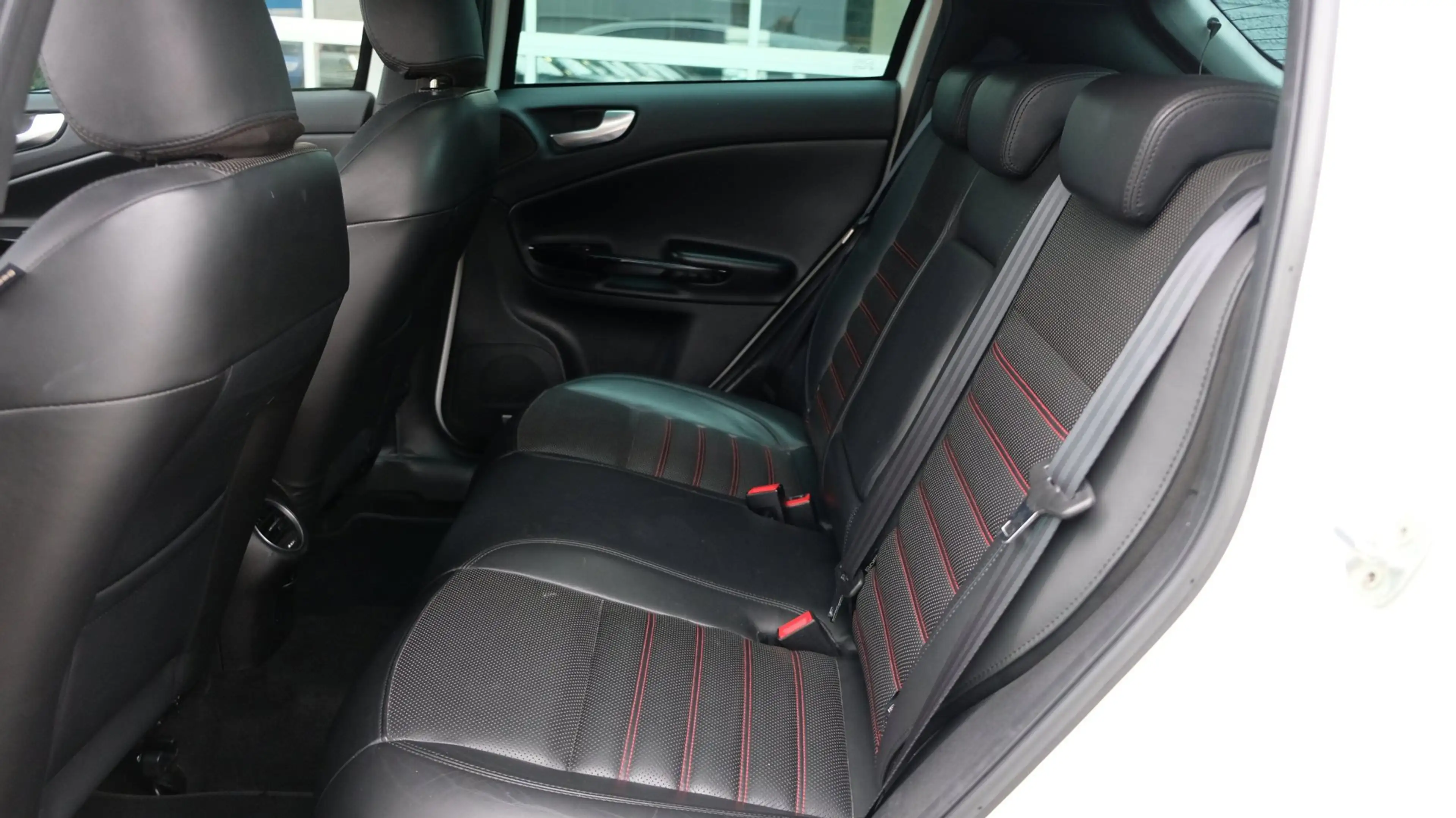 Alfa Romeo Giulietta 1.7 TBi Quadrifoglio Verde |Bose|Leder|Pano|Xenon — photo 8