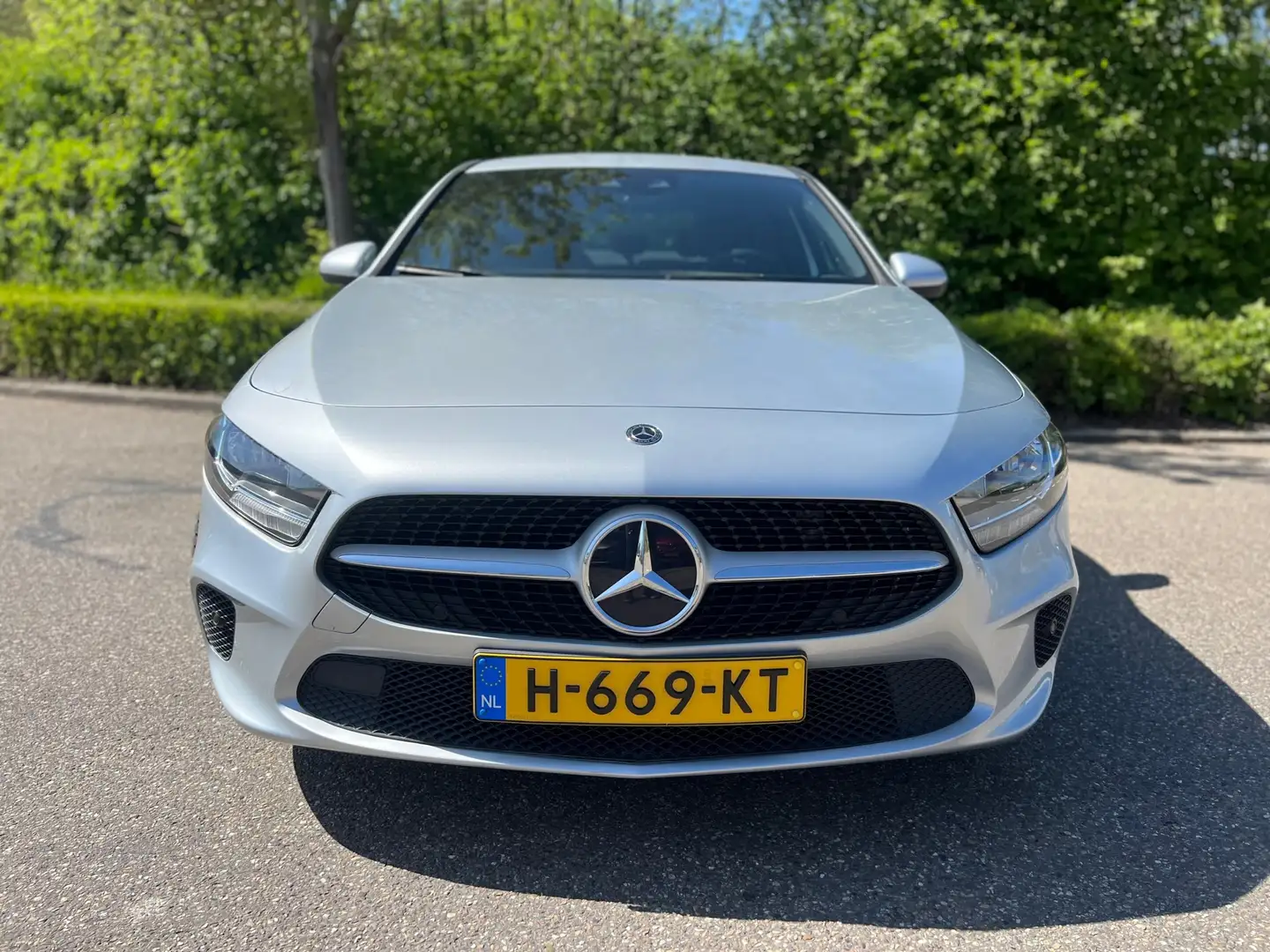 Mercedes-Benz A 200 Business Solution Limousine Grau - 2
