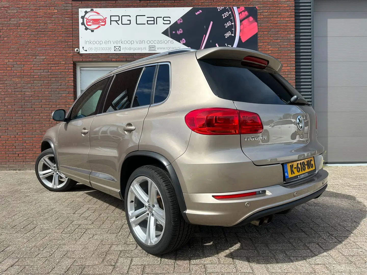 Volkswagen Tiguan 1.4 TSI Sport&Style / Carplay / PDC / Clima / Navi Geel - 2