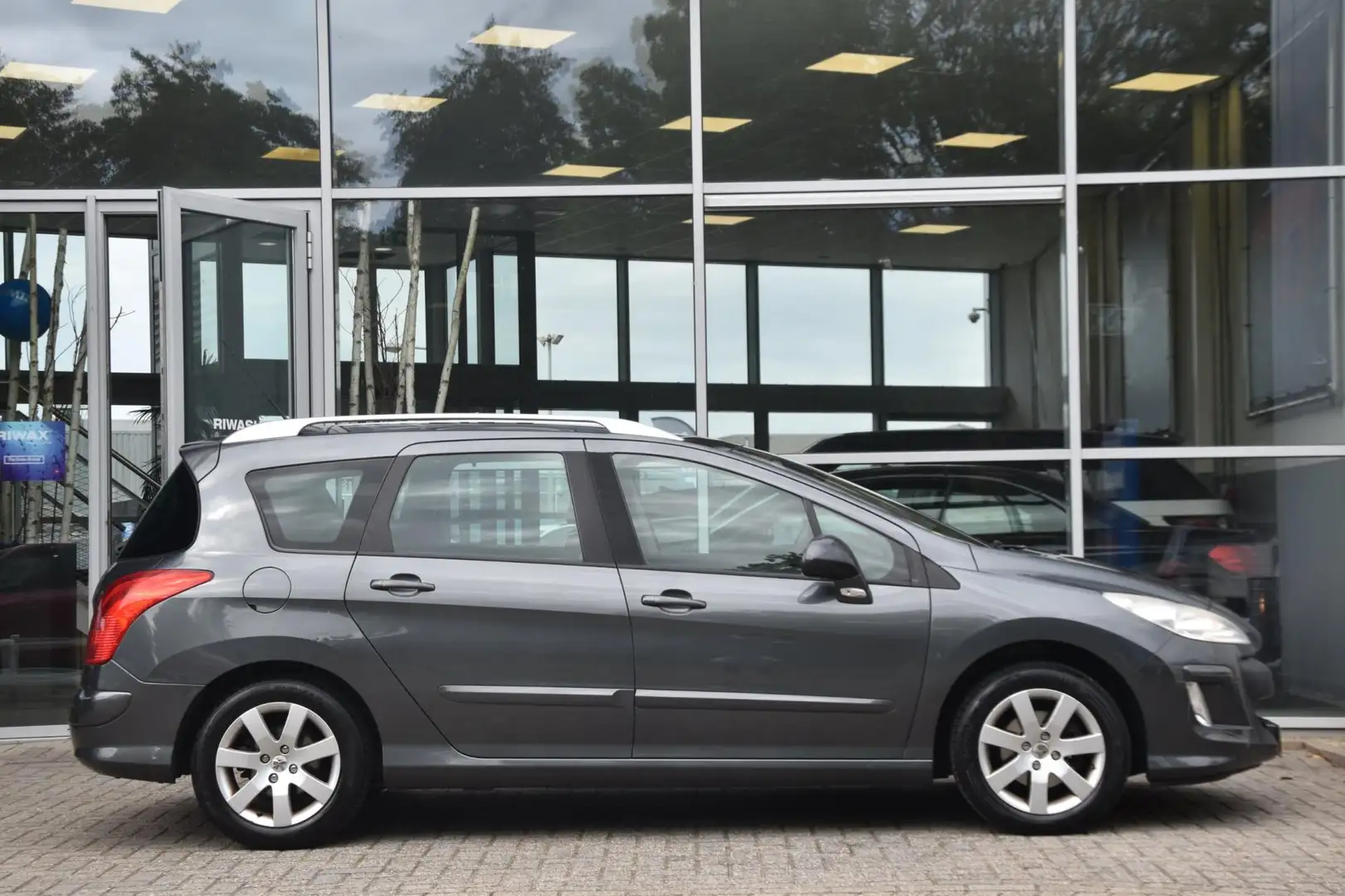 Peugeot 308 SW 1.6 VTi XT Airco Pano. dak Lm-Velgen 1ste Eigen Grijs - 2