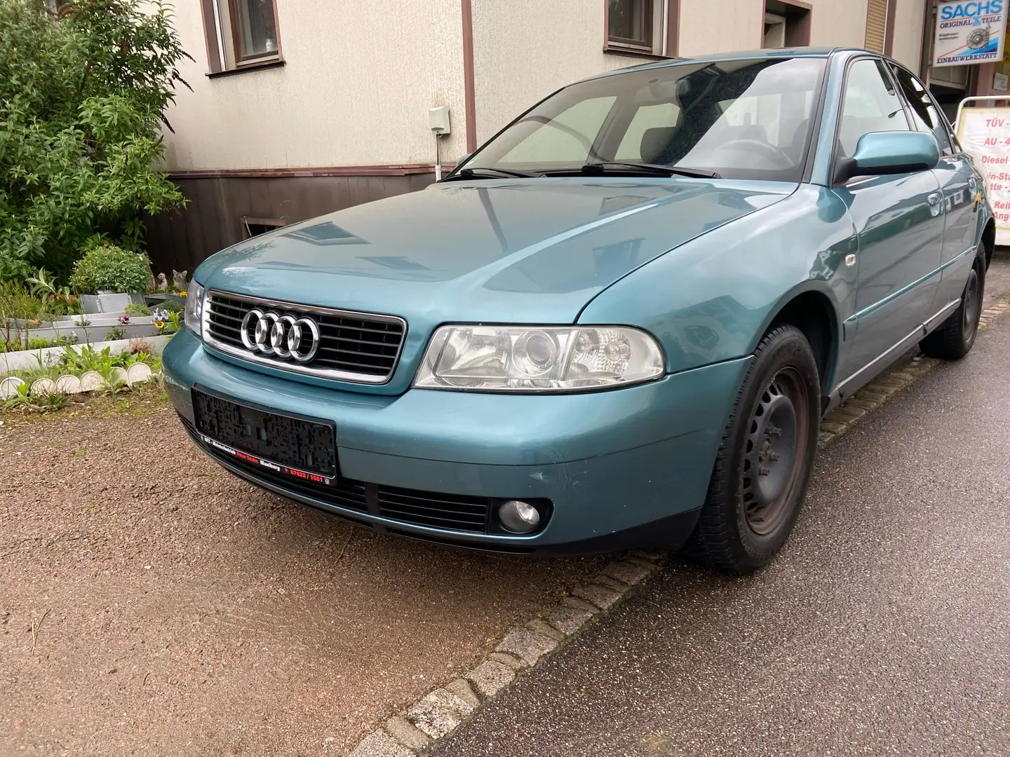 Audi A4 1.6 Zahnriemen/Lenker/Klima NEU Зелений - 1