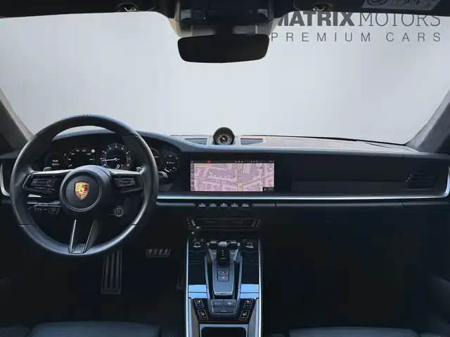 Porsche 911 view 3