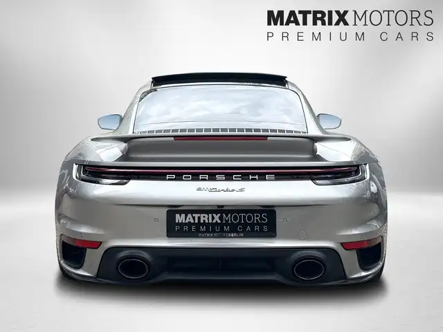 Porsche 911 view 14
