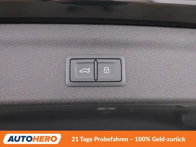 Audi Q3 view 30