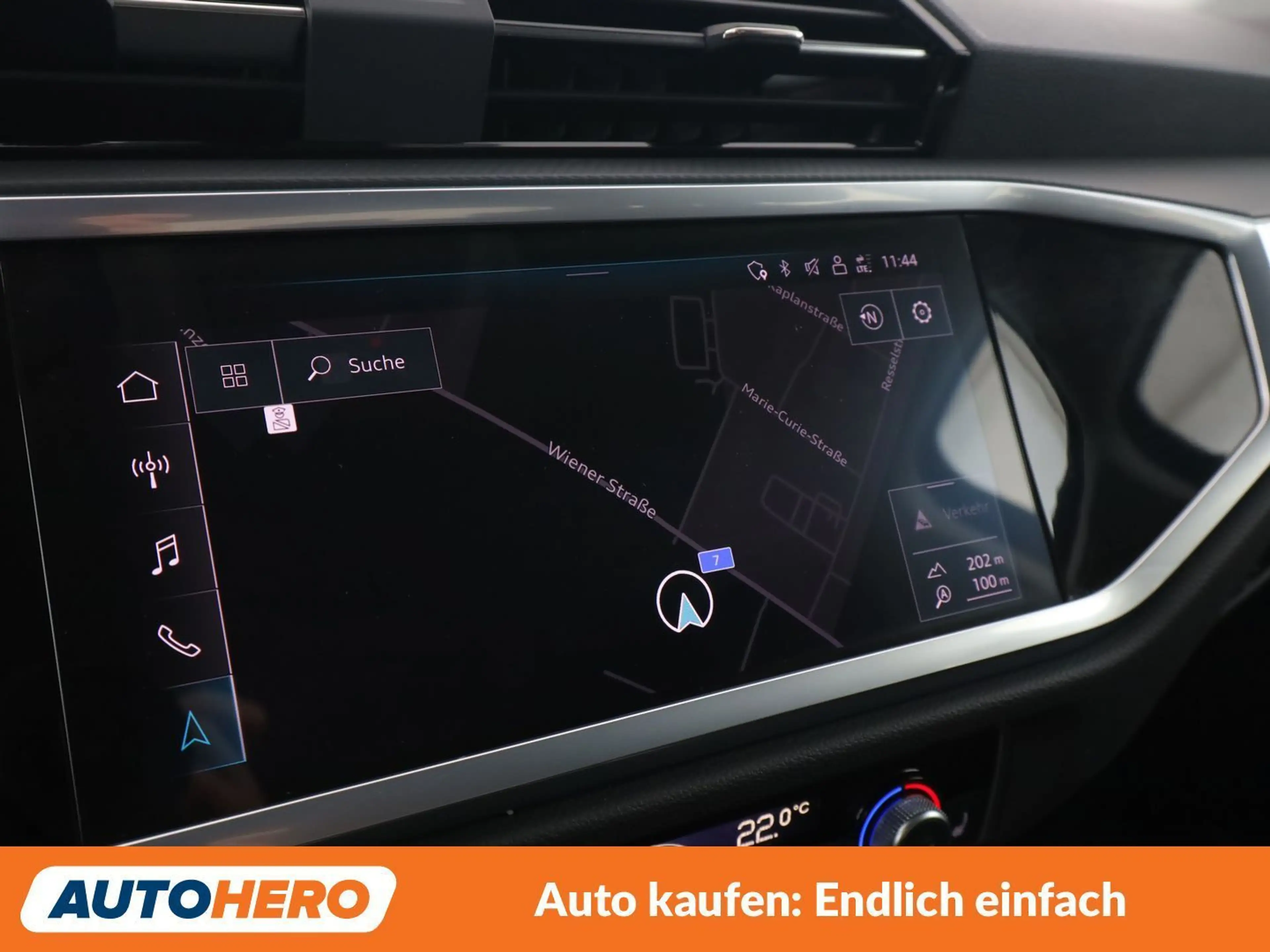Audi Q3 35 TDI quattro — photo 21