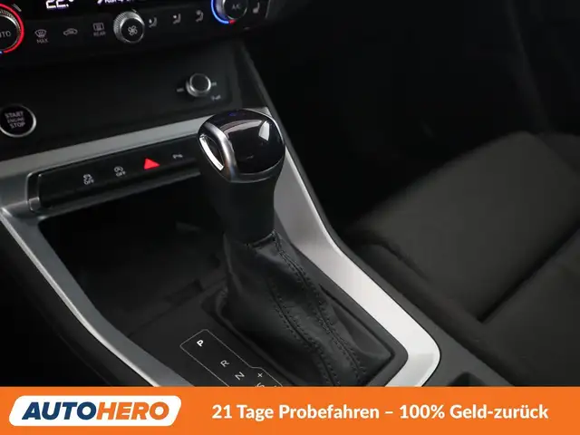 Audi Q3 view 27