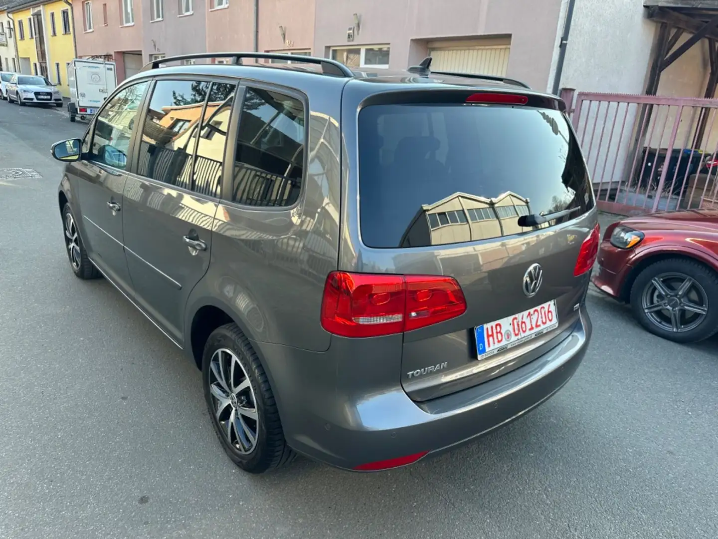 Volkswagen Touran Comfortline/EU5/AUTOMATI/7STZE/HU+AU /NAVI Grau - 2