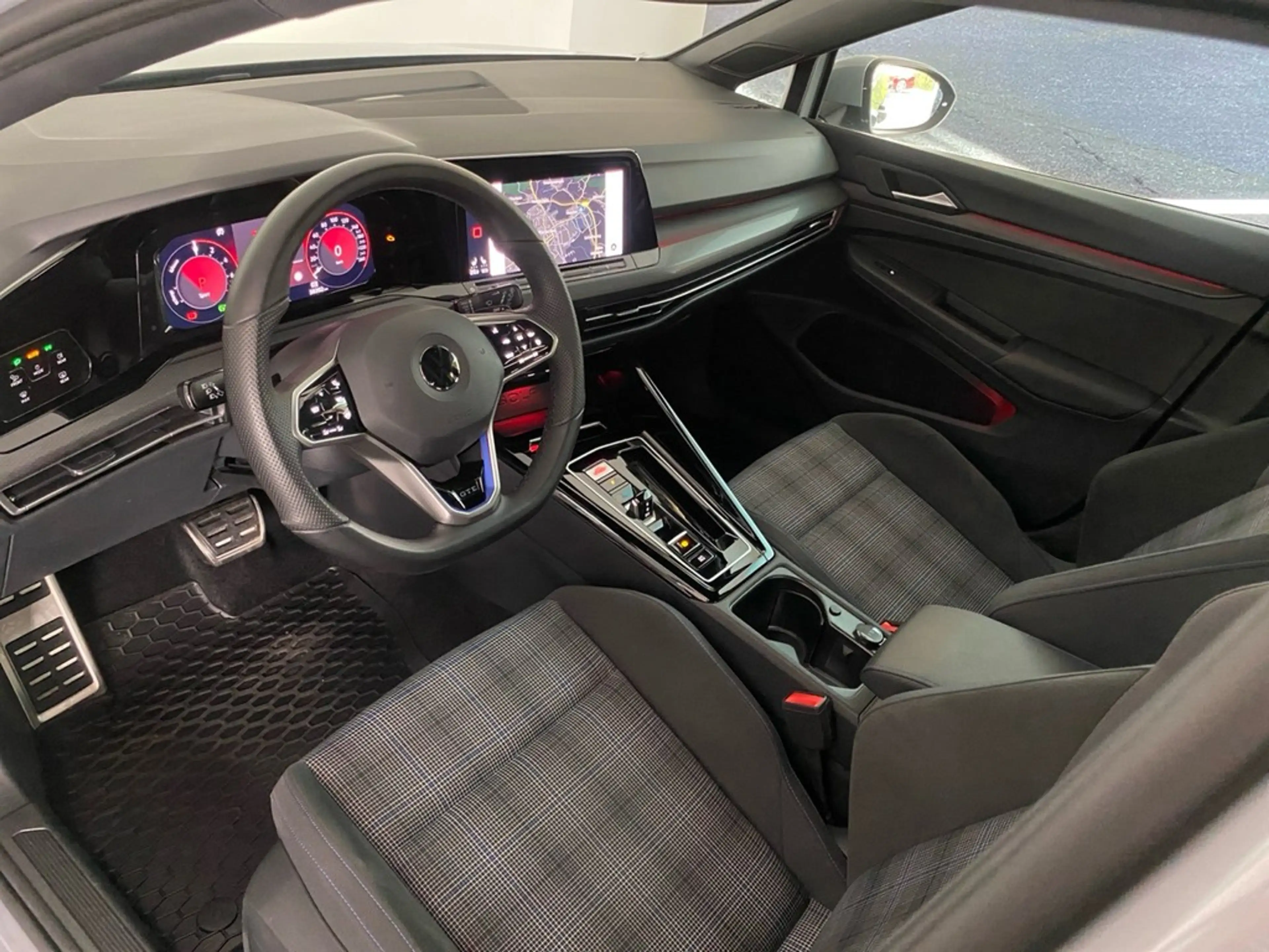 Volkswagen Golf 1.4 GTE DSG AHK+NAVI+SHZ+APP-CONNECT+18ZOLLALU+... — photo 4