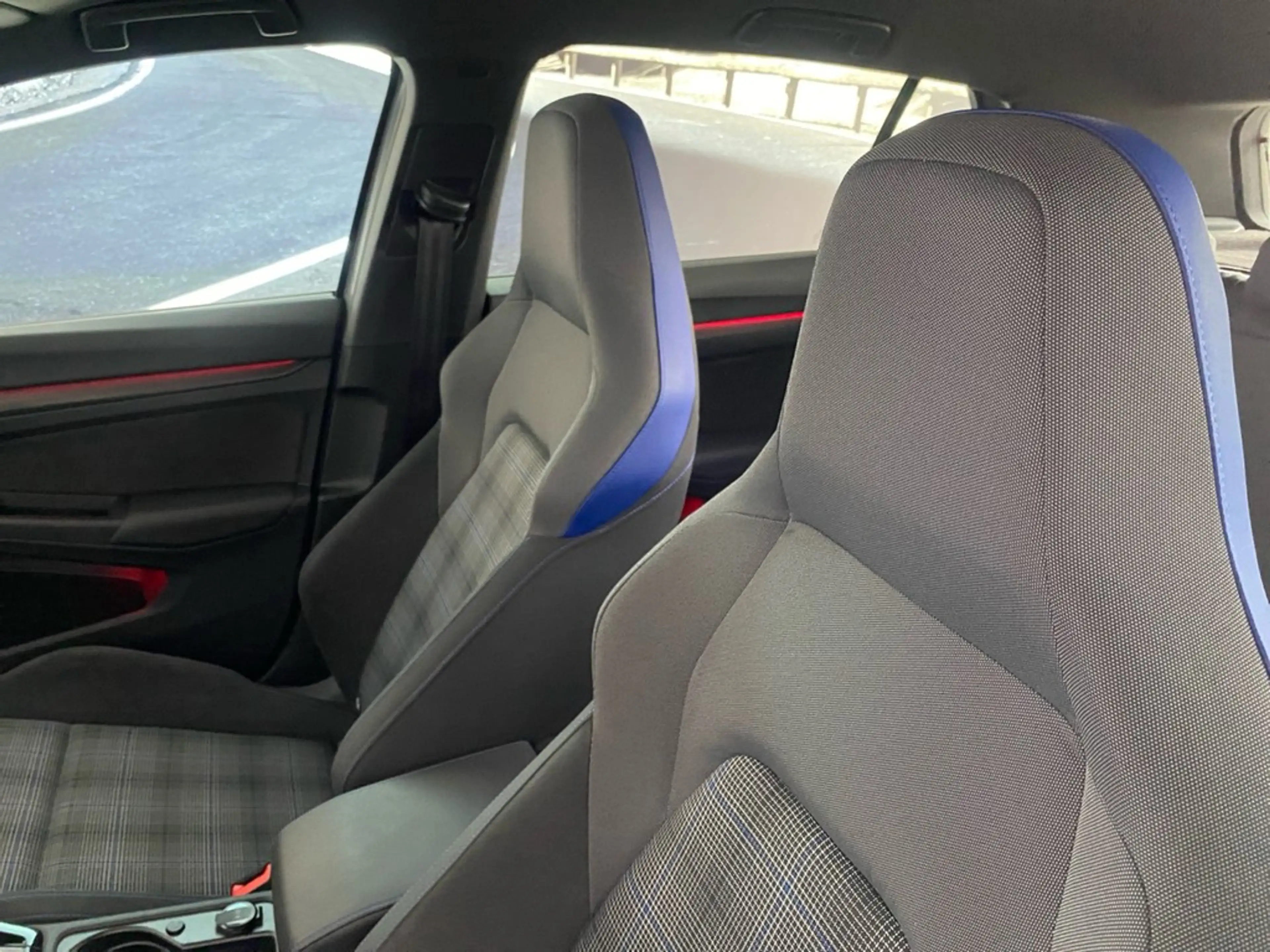 Volkswagen Golf 1.4 GTE DSG AHK+NAVI+SHZ+APP-CONNECT+18ZOLLALU+... — photo 6
