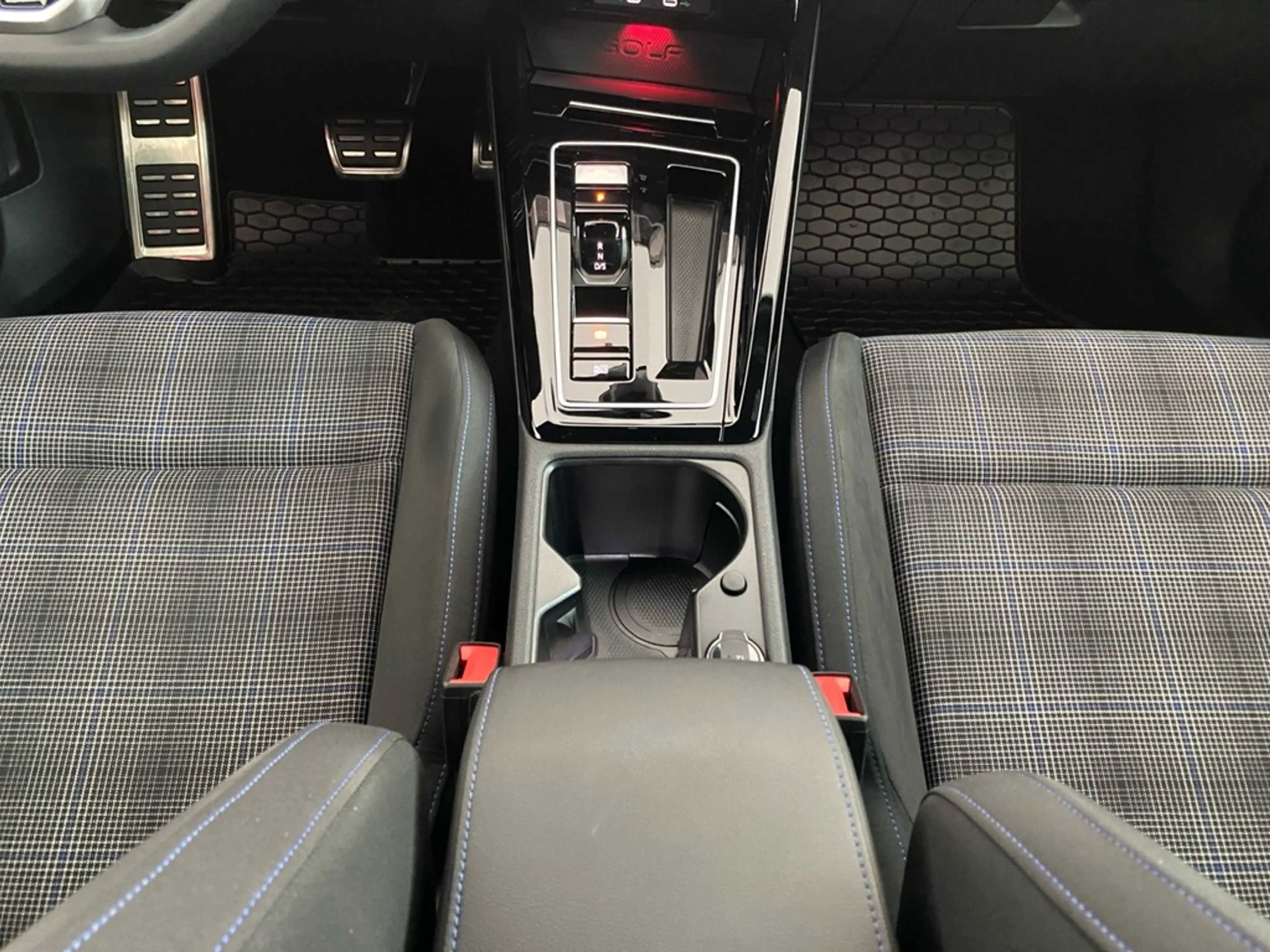 Volkswagen Golf 1.4 GTE DSG AHK+NAVI+SHZ+APP-CONNECT+18ZOLLALU+... — photo 13