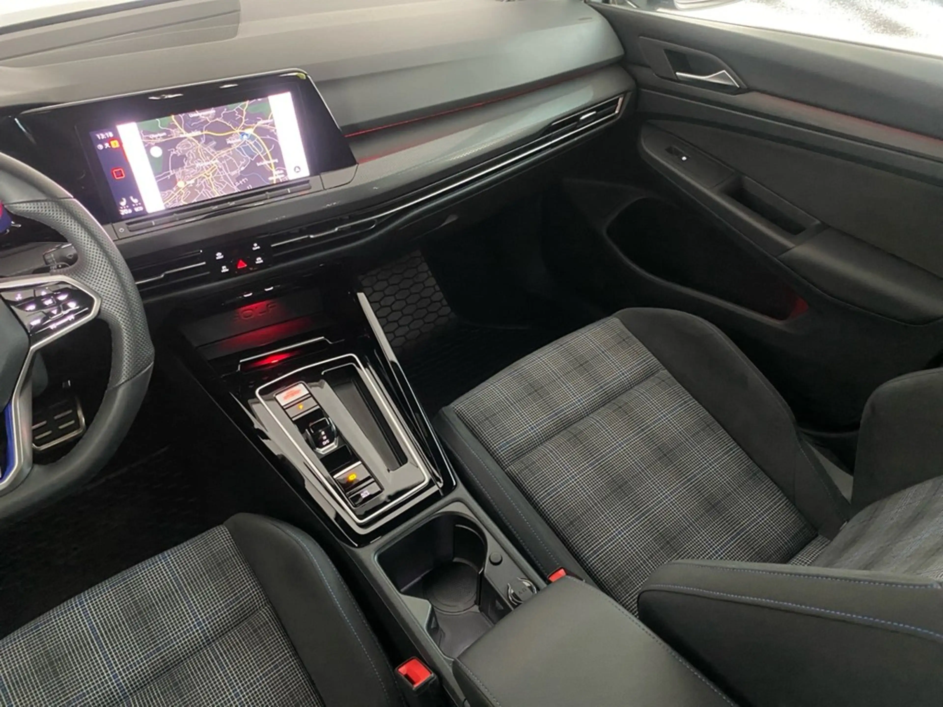 Volkswagen Golf 1.4 GTE DSG AHK+NAVI+SHZ+APP-CONNECT+18ZOLLALU+... — photo 10