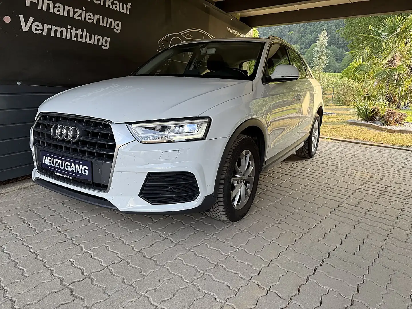Audi Q3 2,0 TDI quattro S-tronic *Drive Select*PDC*Navi... Weiß - 1