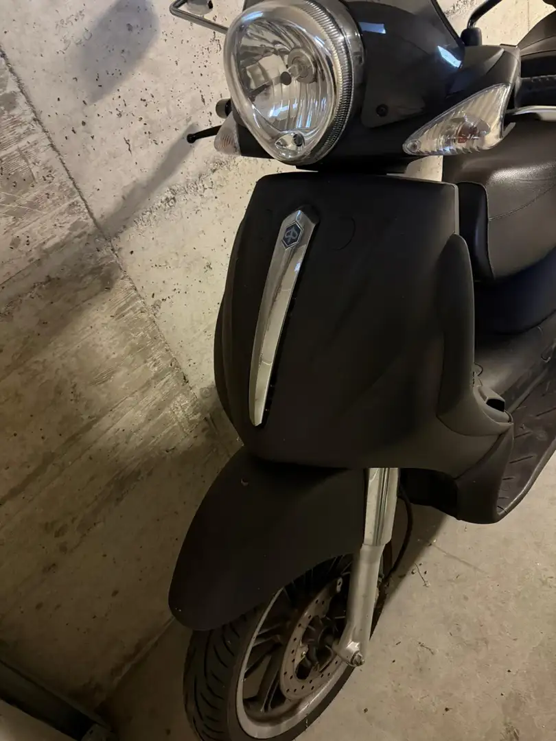 Piaggio Beverly 500 Negro - 1