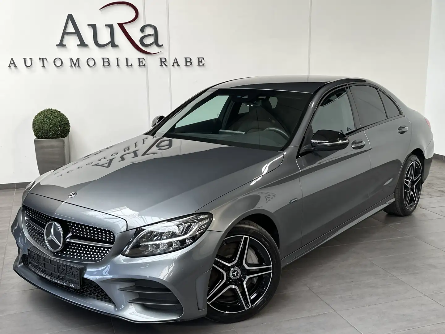 Mercedes-Benz C 300 AMG-Line NIGHT-PAKET+NAV+LED+DISTRONIC Gri - 2