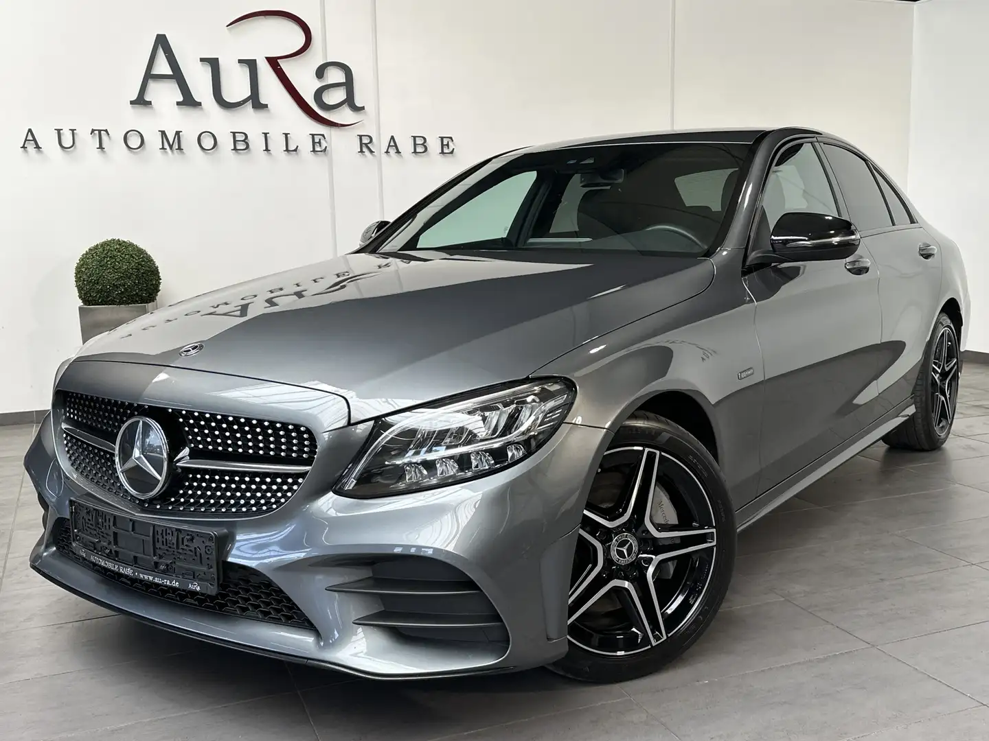 Mercedes-Benz C 300 AMG-Line NIGHT-PAKET+NAV+LED+DISTRONIC Gri - 1