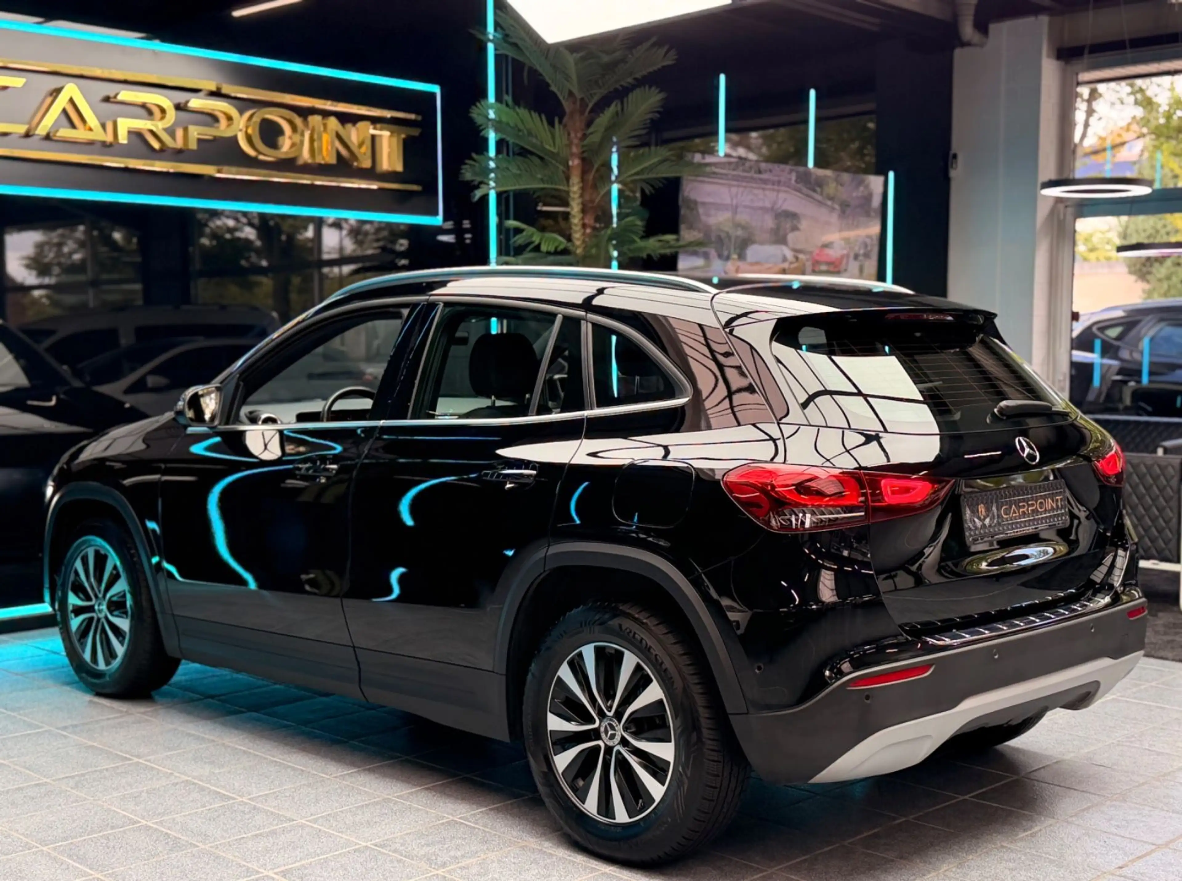 Mercedes-Benz GLA 200 LED/BT/Navi/T-Leder/AHK/Virtual/CAM — photo 11