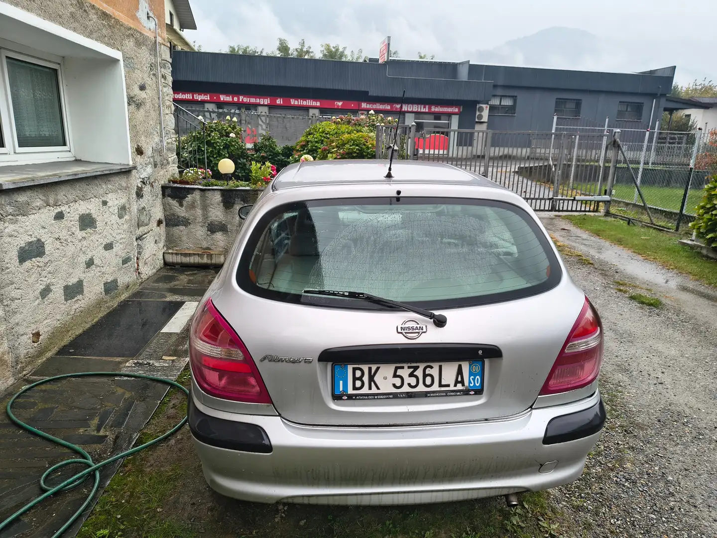 Nissan Almera Almera II 2000 3p 1.5 Comfort c/2airbag Argento - 2