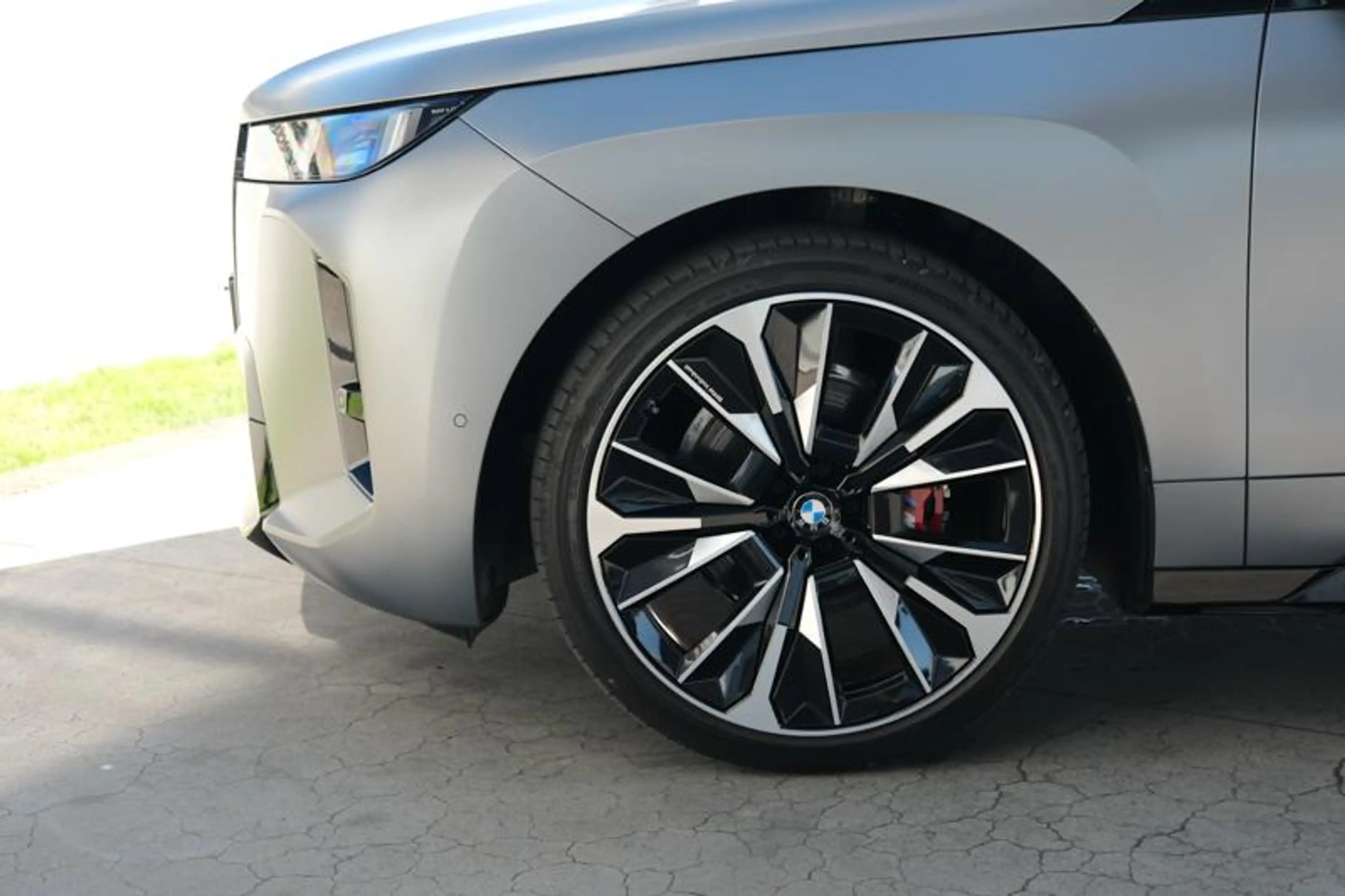 BMW iX iX xDrive60 M Sport Pro Special Request | PANO | B — photo 8