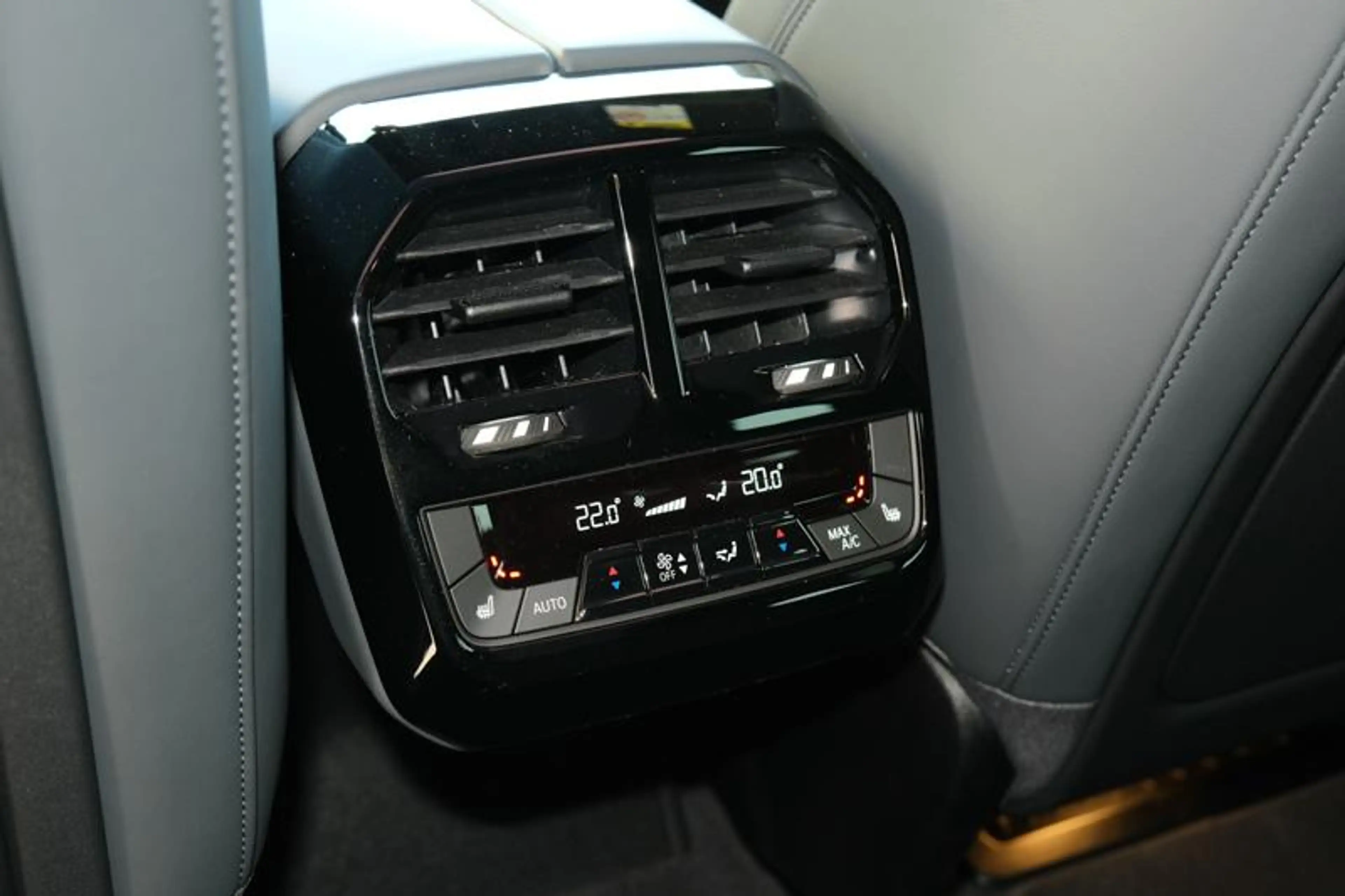 BMW iX iX xDrive60 M Sport Pro Special Request | PANO | B — photo 12