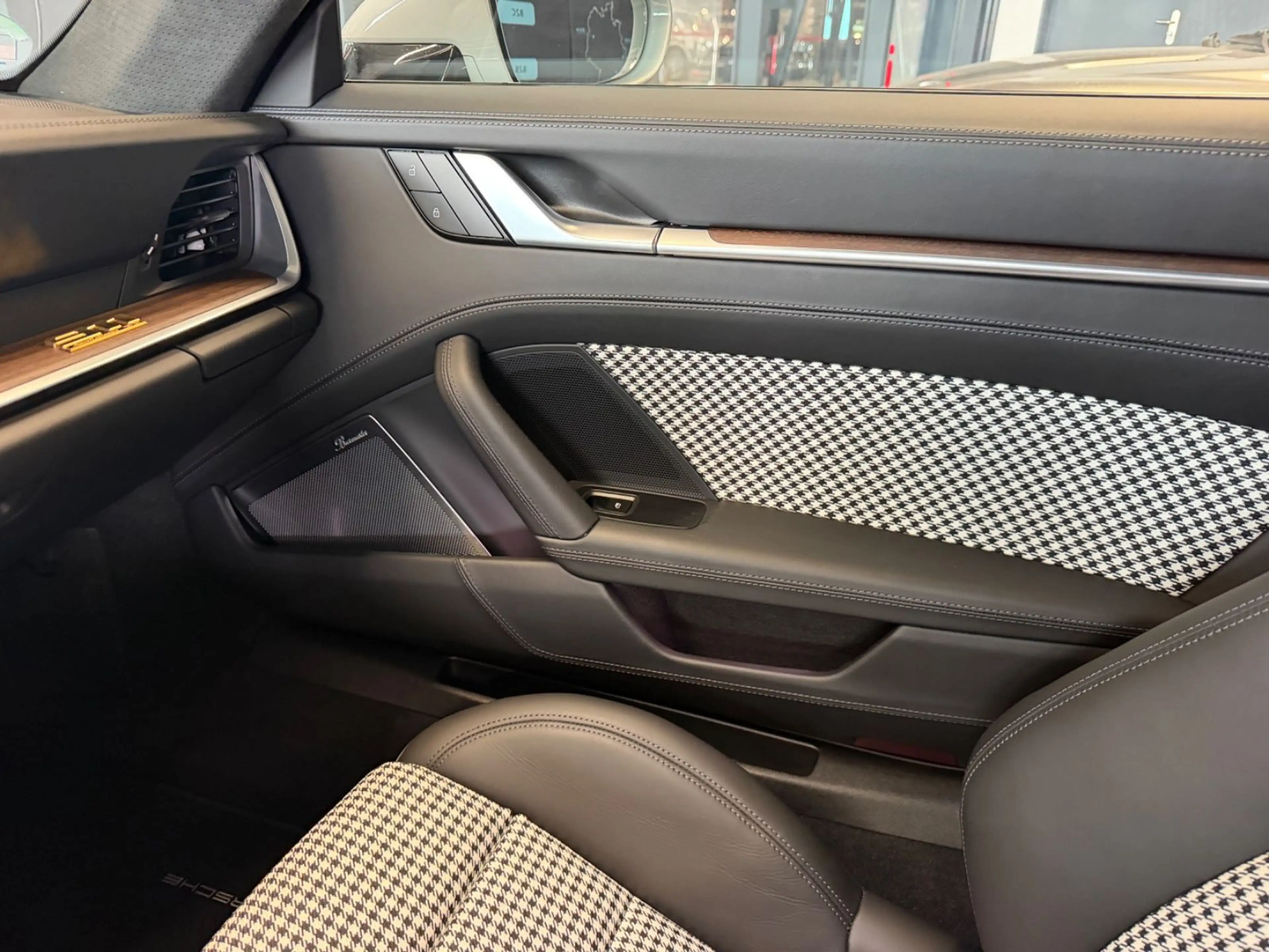 Porsche 992 Sport Classic+Sport Chrono+Innen Schwarz+360 — photo 11